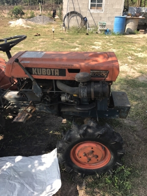 ขายรถไถ kubota b7000 4WD  2สูบ พร้อม โรตาลี่ ของ ฮุย ตัดหญ้าในสวน รถพร้อมใช้  เครืองดี ขาย62000