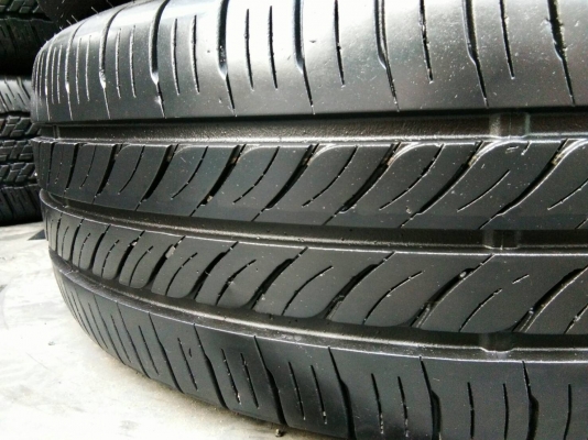 ขายยาง205/55R16 DUNLOP ปี17 ดอกยางหนาเต็มสดเท่ากันสภาพยาง90\% จำนวน 1 ชุด
