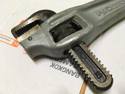 ประแจจับแป๊ปปากเฉียงด้ามอลูมิเนียม 18" RIDGID