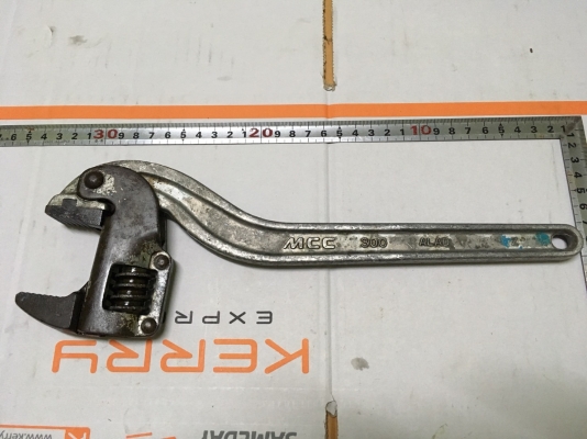 ประแจจับท่ออเนกประสงค์ MCC 300