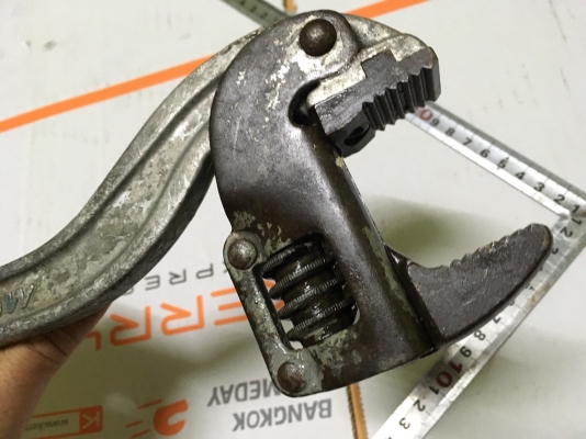 ประแจจับท่ออเนกประสงค์ MCC 300