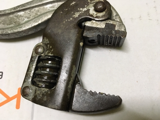 ประแจจับท่ออเนกประสงค์ MCC 300