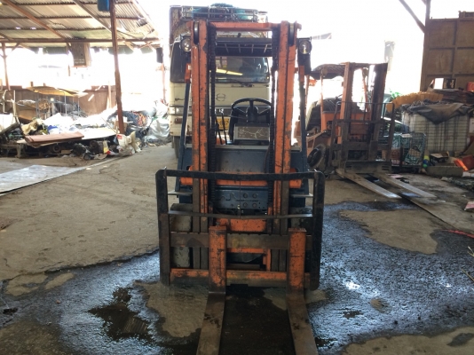Forklift/ Toyota รถยกมือสอง/ เสาสูง 4 เมตร ยกได้ 2.5 ตัน