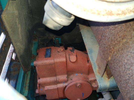 รถขุดขนาด4ตัน คูโบต้า k 040 มาพร้อมรายเจาะ เก่าญี่ปุ่น โซ่เหล็ก 4000 ชั่วโมง เครื่องยนต์คูโบต้า 4 สูบ ปั๊มไฮโดรลิค kayaba ปั๊มนิ้ว คอนโทรลน้ำมัน ราคา 470,000 บาท สนใจติดต่อเคพีจีเทรดดิ้งแทรกเตอร์ 081 841 6818 id line 081 841 6818, 092-9938255 หรือติดต่อสอ