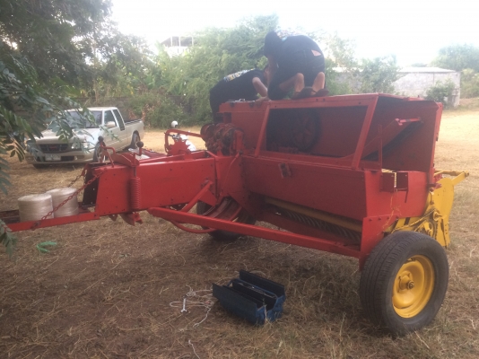 ขายเครื่อง อัดฟางนิวฮอนแลน 276 เช็คให้พร้อมใช้ครับ