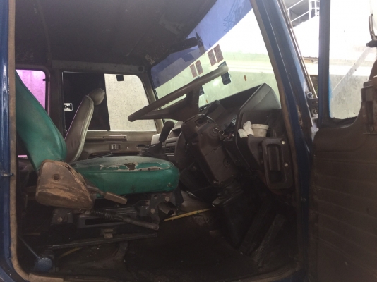 ขาย10ล้อหัวลากเพลาเดียว265แรง CW41M เครื่องEP100 รถพร้อมเล่มพร้อมแค่จอดไว้