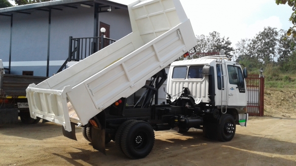 ขายด่วน..HINO.FD3.195แรงเครื่องHO7D.แอร์.เพาเวอร์.เบรคจิ๊ฟฟี่.รถสวยพร้อมใช้ภายในสวยครบทุกระบบ