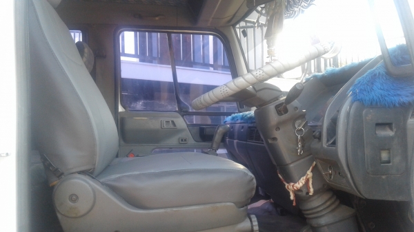 ขายด่วน..HINO.FD3.195แรงเครื่องHO7D.แอร์.เพาเวอร์.เบรคจิ๊ฟฟี่.รถสวยพร้อมใช้ภายในสวยครบทุกระบบ