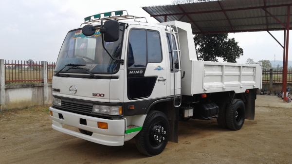 ขายด่วน..HINO.FD3.195แรงเครื่องHO7D.แอร์.เพาเวอร์.เบรคจิ๊ฟฟี่.รถสวยพร้อมใช้ภายในสวยครบทุกระบบ