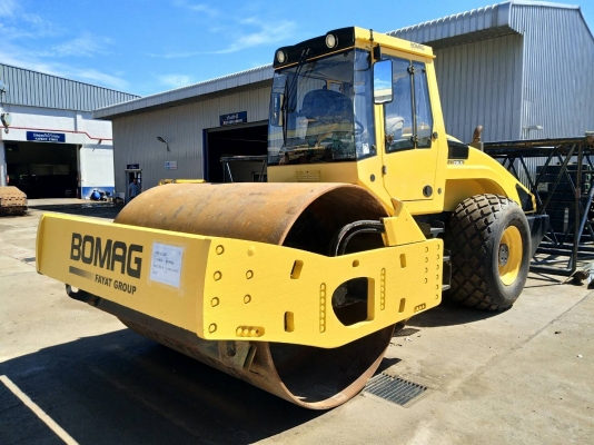 ไม่แพง ขายรถบด19ตัน BOMAG BW219D-4 ห้องเก๋ง เก่านอกไม่เคยใช้ในไทย โทร. 092-929-9942 ธีรเทพครับ ไม่แพง ขายรถบด19ตัน BOMAG BW219D-4 ห้องเก๋ง เก่านอกไม่เคยใช้ในไทย โทร. 092-929-9942 ธีรเทพครับ