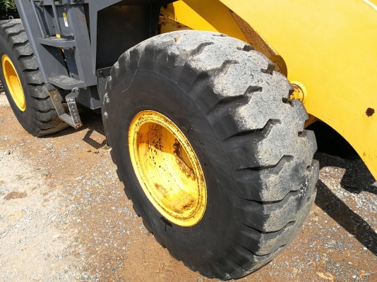 KOMATSU WA300-3 นำเข้าจากญี่ปุ่น โทร.090-986-2521 อ๊อบ