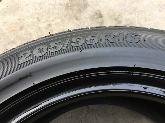 ยาง Firestone 205-55-16 ปี 16 ครบชุด 4 เส้น 3800  สภาพสวยๆไม่มีปะไม่บวมไม่กินข้าง ดอกยางเหลือเยอะเอาไปวิ่งกันใด้อีกยาวค่ะ