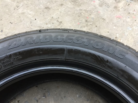 ยาง Bridgstone 175-65-15 ปี 16 ปลายปี ครบชุด 4 เส้น 3000  สวยๆไม่ไม่บวมไม่กินข้างดอกยางเหลือเยอะเอาไปวิ่งกันใด้อีกยาวค่ะ