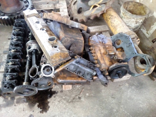 ขายชิ้นส่วนอะไหล่ เครื่อง 6-D-95 แยกขายสภาพตามรูปขายไม่แพง