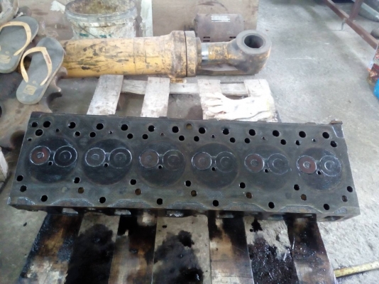 ขายชิ้นส่วนอะไหล่ เครื่อง 6-D-95 แยกขายสภาพตามรูปขายไม่แพง