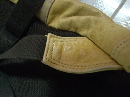 เป้หนังแท้ MASTER-PIECE มีความสวยเซอร์คลาสสิค เป้หนังแท้ MASTER-PIECE มีความสวยเซอร์คลาสสิค