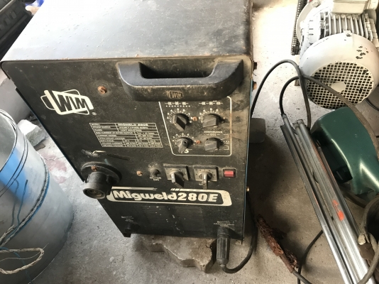 ขายตู้เชื่อม Migweld 280E 380V สภาพสวยเดิมๆ ถอดจากโรงงาน (ไม่มีสายเชื่อมกับถัง)