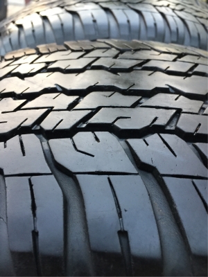 ยาง Dunlop 265 65 17 ปลายปี16 ดอกเต็ม ไม่มีปะ เนื้อนิ่มๆ ราคาไม่แพง