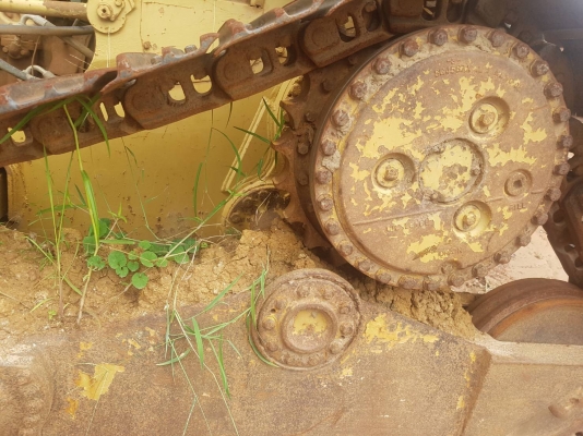 ขาย 650,000 บาท CATTERPILAR D5H เครื่องดี เกียร์ตัด. ระบบไฮโดลิกพร้อม โช่หนา แผ่นสวย เอกสารเล่มทะเบียน  รถอยู่ จ.ปราจีนบุรี โทร&amp;ไอดีไลน์ 0610710295