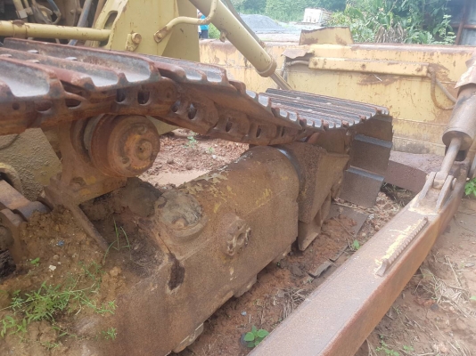 ขาย 650,000 บาท CATTERPILAR D5H เครื่องดี เกียร์ตัด. ระบบไฮโดลิกพร้อม โช่หนา แผ่นสวย เอกสารเล่มทะเบียน  รถอยู่ จ.ปราจีนบุรี โทร&amp;ไอดีไลน์ 0610710295