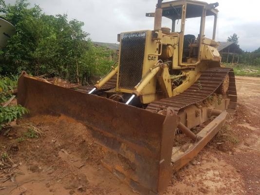 ขาย 650,000 บาท CATTERPILAR D5H เครื่องดี เกียร์ตัด. ระบบไฮโดลิกพร้อม โช่หนา แผ่นสวย เอกสารเล่มทะเบียน  รถอยู่ จ.ปราจีนบุรี โทร&amp;ไอดีไลน์ 0610710295