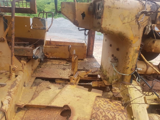 ขาย 650,000 บาท CATTERPILAR D5H เครื่องดี เกียร์ตัด. ระบบไฮโดลิกพร้อม โช่หนา แผ่นสวย เอกสารเล่มทะเบียน  รถอยู่ จ.ปราจีนบุรี โทร&amp;ไอดีไลน์ 0610710295