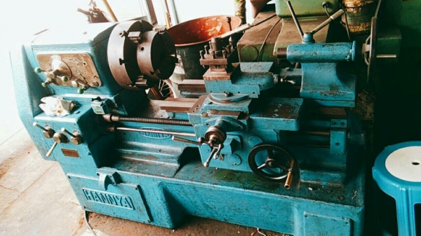 ขายกลึง5ฟุต2เพลารุ่นหนักญี่ปุ่นไฟ220มี4จับ3จับครบราคาสุดพิเศษรับปีใหม่ครับ