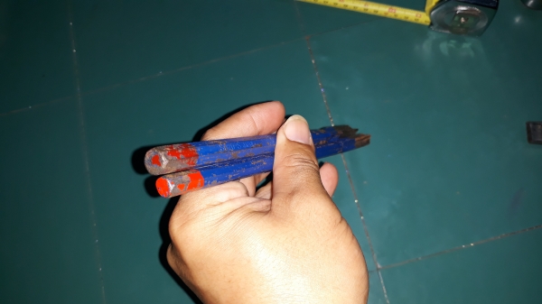 ขายเหล็กสกัดปากมะเฟืองชุด2ด้าม2ขนาด MADE IN JAPAN.เก่าเก็บ