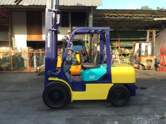 ขาย โฟลคลิฟท์ โคมะสุ ขีด 14 ดีเซล 3 ตัน เสา 4 เมตร ติดฮิ้ง