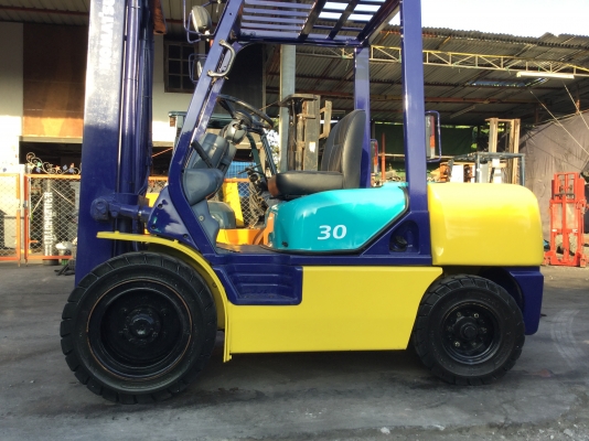 ขาย โฟลคลิฟท์ โคมะสุ ขีด 14 ดีเซล 3 ตัน เสา 4 เมตร ติดฮิ้ง