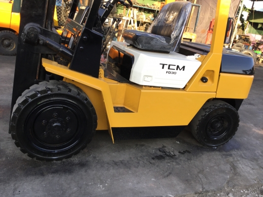 ขาย โฟรคลิฟท์ ทีซีเอ็ม ดีเซล 3 ตันเสา 4 เมตร