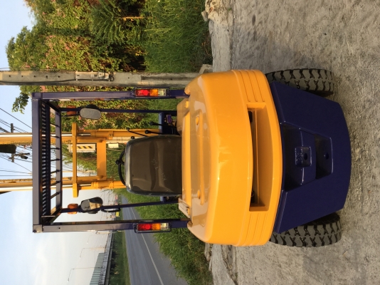 ขาย โฟรคลิฟท์ โคมะสุ 2.5 ตันดีเซล เสา 3 เมตร