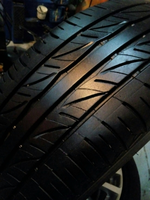 แม๊กขอบ16 ขนาด 4 รู100 พร้อมยาง 205/55R16 Firestone ปี15 ชุด 4 ล้อ โทร.081-427-3941 ไอดีไลน์ 0814273