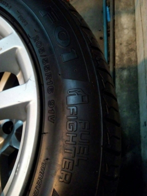 แม๊กขอบ16 ขนาด 4 รู100 พร้อมยาง 205/55R16 Firestone ปี15 ชุด 4 ล้อ โทร.081-427-3941 ไอดีไลน์ 0814273