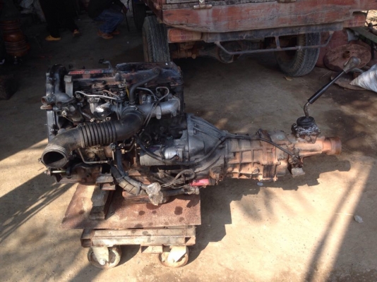 ขายเครื่อง 2L ll พร้อมเกรียร์ ใช้งานได้เลยพร้อมเอกสาร