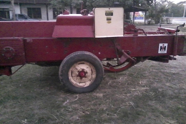 ขายเครื่องอัดฟาง International 440 สภาพสวย ใช้งานน้อย สนใจโทรมาสอบถาม หรือต่อรองราคาได้ครับ ขายเครื่องอัดฟาง International 440 สภาพสวย ใช้งานน้อย สนใจโทรมาสอบถาม หรือต่อรองราคาได้ครับ