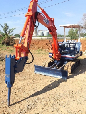 ขายรถขุด ยี่ห้อ: KUBOTA แบบ: KH-033 ราคา 310,000 บาท (ต่อรองได้) ราคานี้พร้อมหัวกระแทกNPKและบุ้งกี๋1ใบ  เครื่อง4สูบ รถเก่านอกแท้ญี่ปุ่น  มีเอกสารใบอินวอย ไม่เคยใช้งานในไทย100\% รถพร้อมใช้งาน  สนใจ โทร : 099-907-9273 กิ๊ฟ กมลชนก , 099-907-3356 ช่างบัง