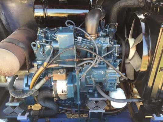 ขายรถขุด ยี่ห้อ: KUBOTA แบบ: KH-033 ราคา 310,000 บาท (ต่อรองได้) ราคานี้พร้อมหัวกระแทกNPKและบุ้งกี๋1ใบ  เครื่อง4สูบ รถเก่านอกแท้ญี่ปุ่น  มีเอกสารใบอินวอย ไม่เคยใช้งานในไทย100\% รถพร้อมใช้งาน  สนใจ โทร : 099-907-9273 กิ๊ฟ กมลชนก , 099-907-3356 ช่างบัง