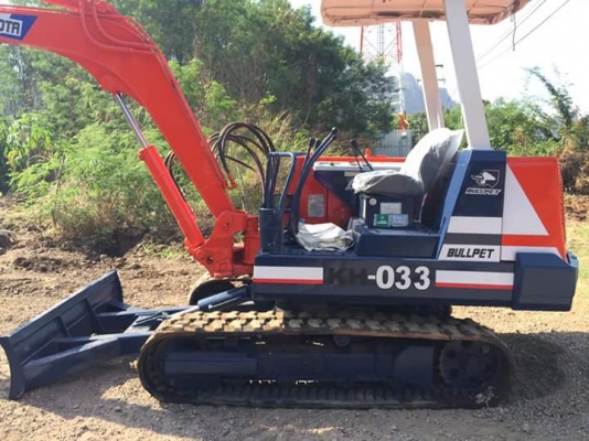 ขายรถขุด ยี่ห้อ: KUBOTA แบบ: KH-033 ราคา 310,000 บาท (ต่อรองได้) ราคานี้พร้อมหัวกระแทกNPKและบุ้งกี๋1ใบ  เครื่อง4สูบ รถเก่านอกแท้ญี่ปุ่น  มีเอกสารใบอินวอย ไม่เคยใช้งานในไทย100\% รถพร้อมใช้งาน  สนใจ โทร : 099-907-9273 กิ๊ฟ กมลชนก , 099-907-3356 ช่างบัง