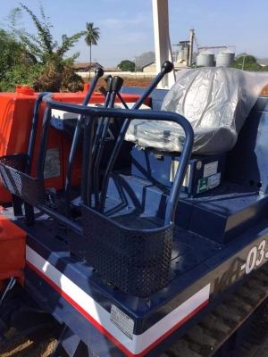 ขายรถขุด ยี่ห้อ: KUBOTA แบบ: KH-033 ราคา 310,000 บาท (ต่อรองได้) ราคานี้พร้อมหัวกระแทกNPKและบุ้งกี๋1ใบ  เครื่อง4สูบ รถเก่านอกแท้ญี่ปุ่น  มีเอกสารใบอินวอย ไม่เคยใช้งานในไทย100\% รถพร้อมใช้งาน  สนใจ โทร : 099-907-9273 กิ๊ฟ กมลชนก , 099-907-3356 ช่างบัง