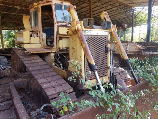 ขาย 550,000 บาท CATTERPILAR D6H (ไม่มีเครื่อง-เกียร์).  โช่หนา แผ่นสวย เอกสารเล่มทะเบียน  รถอยู่ จ.ปราจีนบุรี โทร&amp;ไอดีไลน์ 0610710295