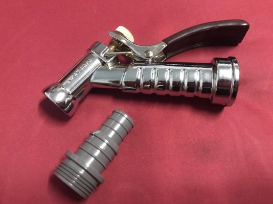 ขายที่ฉีดน้ำรดน้ำต้นไม้ ทองเหลืองชุบ MADE IN JAPAN.เก่าเก็บ