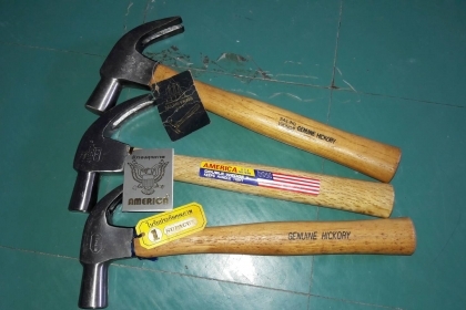 ขายค้อนหงอนSUPACUTขนาด16OZ. ด้ามไม้ฮิคกอรี่ใหม่เก่าเก็บ ขายค้อนหงอนSUPACUTขนาด16OZ. ด้ามไม้ฮิคกอรี่ใหม่เก่าเก็บ