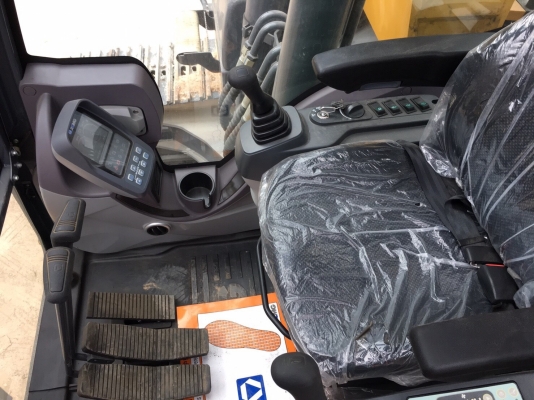 รถใหม่ XCMG215C เครื่อง อิซูสุ ปั๊มคาวาญี่ปุ่น รับประกัน 1 ปี ถ่ายน้ำมันเครื่องฟรี4ครั้ง มีช่างดูแลให้ ขายเงินผ่อน กทม. รถใหม่ XCMG215C เครื่อง อิซูสุ ปั๊มคาวาญี่ปุ่น รับประกัน 1 ปี ถ่ายน้ำมันเครื่องฟรี4ครั้ง มีช่างดูแลให้ ขายเงินผ่อน กทม.