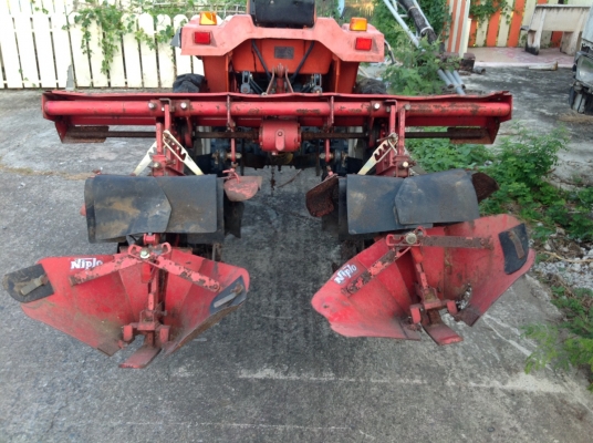 ขายด่วน !!! รถไถเล็ก 4*4 พร้อมอุปกรณ์ตามรูป ของเก่าจากญี่ปุ่น ยังไม่เคยใช้งานในไทยครับ ขับได้ปกติ