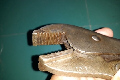 ขายคีมล็อกVISE GIRP 10R MADE IN USA. รุ่น3แถว มือสองสภาพดี ขายคีมล็อกVISE GIRP 10R MADE IN USA. รุ่น3แถว มือสองสภาพดี