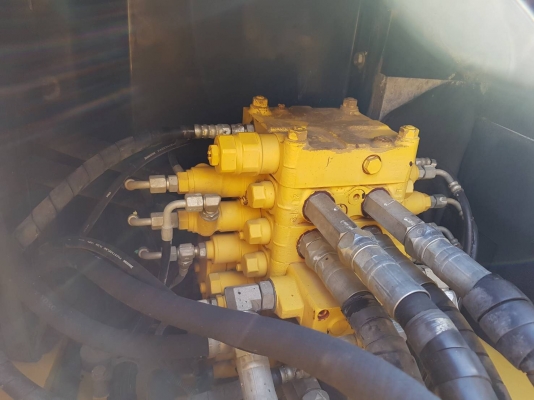 ขายด่วน!! KOMATSU PC160LC-8 5,000ชม.สภาพสวยๆค่ะ