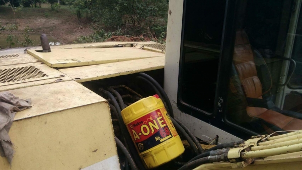 ขายแม็คโคร KOMATSU PC120-5  ไฟฟ้ามี ช่วงล่างดี เครื่องปั้มเดิม อยู่ภาคอิสาน ราคา 450,000บ. สนใจ 0835601591 หรือ 0903494058 ไอดีไลน์ 0835601591