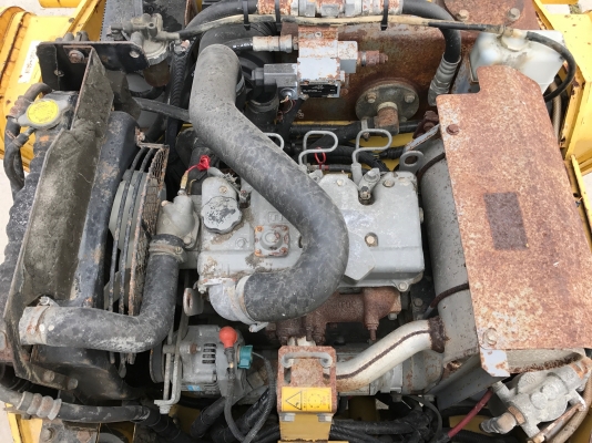 ขายรถบด3ตัน HITACHIรุ่นCC135นำเข้าญี่ปุ่นไม่เคยใช้งานในไทย หน้าเหล็กหลังยาง ขับ2เพลาเอวอ่อน เครื่องอีซูซุ3สูบ สภาพดีพร้อมใช้งาน มีให้เลือกหลายคันหลายขนาด Line:Jiraroj2909