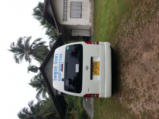 ขายรถตู้โตโยต้ปี2011สวยกริบโทร0643130366จัดแนนท์ได้350000